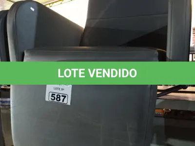 LOTE 587 - 01 POLTRONA PARA DESCANSO. (NO ESTADO) ATENÇÃO! FAZER A VISITAÇÃO ANTES DE ARREMATAR, NÃO SABEMOS SE FUNCIONA. LEILÃO NÃO TEM GARANTIA E NEM DEVOLUÇÃO, SUJEITO A POSSÍVEIS AVARIAS VISÍVEIS/OCULTAS E/OU AUSÊNCIA DE COMPONENTES.
