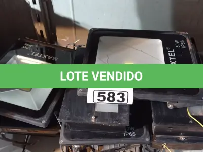 LOTE 583 - 01 LOTE COM VÁRIAS LUMINÁRIAS E REFLETORES COM AVARIAS. (NO ESTADO) ATENÇÃO! FAZER A VISITAÇÃO ANTES DE ARREMATAR, NÃO SABEMOS SE FUNCIONA. LEILÃO NÃO TEM GARANTIA E NEM DEVOLUÇÃO, SUJEITO A POSSÍVEIS AVARIAS VISÍVEIS/OCULTAS E/OU AUSÊNCIA DE COMPONENTES.