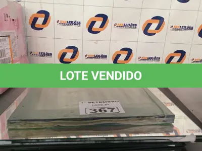 LOTE 367 - 01 LOTE COM VÁRIOS ESPELHOS E RECORTE DE VIDRO DE TAMANHOS DIVERSOS. (NO ESTADO) ATENÇÃO! FAZER A VISITAÇÃO ANTES DE ARREMATAR, NÃO SABEMOS SE FUNCIONA. LEILÃO NÃO TEM GARANTIA E NEM DEVOLUÇÃO, SUJEITO A POSSÍVEIS AVARIAS VISÍVEIS/OCULTAS E/OU AUSÊNCIA DE COMPONENTES.