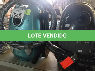 LOTE 545 - 02 ASPIRADORES DE PÓ MARCAS ELECTROLUX MODELOS DIVERSOS. (NO ESTADO) ATENÇÃO! FAZER A VISITAÇÃO ANTES DE ARREMATAR, NÃO SABEMOS SE FUNCIONA. LEILÃO NÃO TEM GARANTIA E NEM DEVOLUÇÃO, SUJEITO A POSSÍVEIS AVARIAS VISÍVEIS/OCULTAS E/OU AUSÊNCIA DE COMPONENTES.