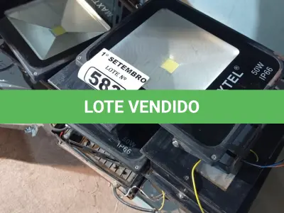 LOTE 583 - 01 LOTE COM VÁRIAS LUMINÁRIAS E REFLETORES COM AVARIAS. (NO ESTADO) ATENÇÃO! FAZER A VISITAÇÃO ANTES DE ARREMATAR, NÃO SABEMOS SE FUNCIONA. LEILÃO NÃO TEM GARANTIA E NEM DEVOLUÇÃO, SUJEITO A POSSÍVEIS AVARIAS VISÍVEIS/OCULTAS E/OU AUSÊNCIA DE COMPONENTES.
