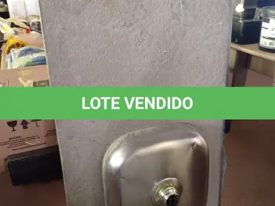 LOTE 352 - 01 PIA EM AÇO INOX CIMENTADA COM 01 CUBA MEDINDO 1,20M X 0,53CM. (NO ESTADO) ATENÇÃO! FAZER A VISITAÇÃO ANTES DE ARREMATAR, NÃO SABEMOS SE FUNCIONA. LEILÃO NÃO TEM GARANTIA E NEM DEVOLUÇÃO, SUJEITO A POSSÍVEIS AVARIAS VISÍVEIS/OCULTAS E/OU AUSÊNCIA DE COMPONENTES.
