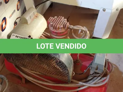 LOTE 531 - 01 COMPRESSOR DE AR COM MOTOR MONOFÁSICO DE 1CV. (NO ESTADO) ATENÇÃO! FAZER A VISITAÇÃO ANTES DE ARREMATAR, NÃO SABEMOS SE FUNCIONA. LEILÃO NÃO TEM GARANTIA E NEM DEVOLUÇÃO, SUJEITO A POSSÍVEIS AVARIAS VISÍVEIS/OCULTAS E/OU AUSÊNCIA DE COMPONENTES.