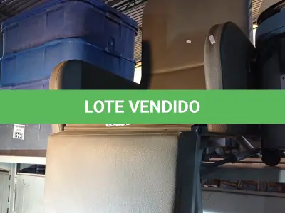 LOTE 574 - 01 POLTRONA PARA DESCANSO. (NO ESTADO) ATENÇÃO! FAZER A VISITAÇÃO ANTES DE ARREMATAR, NÃO SABEMOS SE FUNCIONA. LEILÃO NÃO TEM GARANTIA E NEM DEVOLUÇÃO, SUJEITO A POSSÍVEIS AVARIAS VISÍVEIS/OCULTAS E/OU AUSÊNCIA DE COMPONENTES.