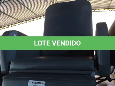 LOTE 587 - 01 POLTRONA PARA DESCANSO. (NO ESTADO) ATENÇÃO! FAZER A VISITAÇÃO ANTES DE ARREMATAR, NÃO SABEMOS SE FUNCIONA. LEILÃO NÃO TEM GARANTIA E NEM DEVOLUÇÃO, SUJEITO A POSSÍVEIS AVARIAS VISÍVEIS/OCULTAS E/OU AUSÊNCIA DE COMPONENTES.