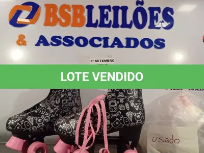 LOTE 420 - 01 PAR DE PATINS Nº36. (NO ESTADO) ATENÇÃO! FAZER A VISITAÇÃO ANTES DE ARREMATAR, NÃO SABEMOS SE FUNCIONA. LEILÃO NÃO TEM GARANTIA E NEM DEVOLUÇÃO, SUJEITO A POSSÍVEIS AVARIAS VISÍVEIS/OCULTAS E/OU AUSÊNCIA DE COMPONENTES.