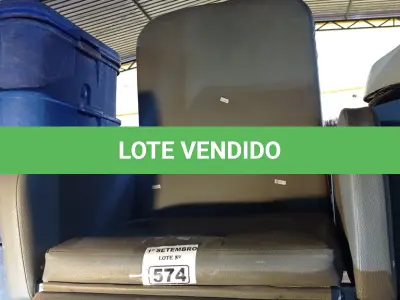 LOTE 574 - 01 POLTRONA PARA DESCANSO. (NO ESTADO) ATENÇÃO! FAZER A VISITAÇÃO ANTES DE ARREMATAR, NÃO SABEMOS SE FUNCIONA. LEILÃO NÃO TEM GARANTIA E NEM DEVOLUÇÃO, SUJEITO A POSSÍVEIS AVARIAS VISÍVEIS/OCULTAS E/OU AUSÊNCIA DE COMPONENTES.