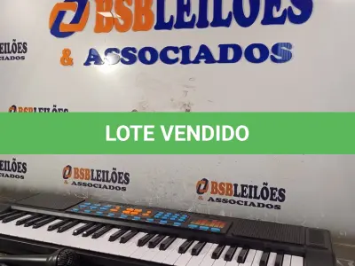 LOTE 424 - 01 TECLADO HS5460A. (NO ESTADO) ATENÇÃO! FAZER A VISITAÇÃO ANTES DE ARREMATAR, NÃO SABEMOS SE FUNCIONA. LEILÃO NÃO TEM GARANTIA E NEM DEVOLUÇÃO, SUJEITO A POSSÍVEIS AVARIAS VISÍVEIS/OCULTAS E/OU AUSÊNCIA DE COMPONENTES.
