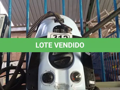 LOTE 312 - 01 ASPIRADOR DE PÓ MARCA LAVOR 220V. (NO ESTADO) ATENÇÃO! FAZER A VISITAÇÃO ANTES DE ARREMATAR, NÃO SABEMOS SE FUNCIONA. LEILÃO NÃO TEM GARANTIA E NEM DEVOLUÇÃO, SUJEITO A POSSÍVEIS AVARIAS VISÍVEIS/OCULTAS E/OU AUSÊNCIA DE COMPONENTES.