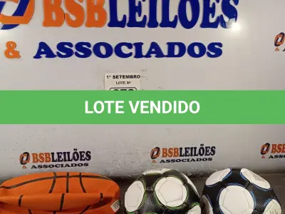 LOTE 373 - 01 BOLA DE BASQUETE E 02 BOLAS DE FUTEBOL. (NO ESTADO) ATENÇÃO! FAZER A VISITAÇÃO ANTES DE ARREMATAR, NÃO SABEMOS SE FUNCIONA. LEILÃO NÃO TEM GARANTIA E NEM DEVOLUÇÃO, SUJEITO A POSSÍVEIS AVARIAS VISÍVEIS/OCULTAS E/OU AUSÊNCIA DE COMPONENTES.