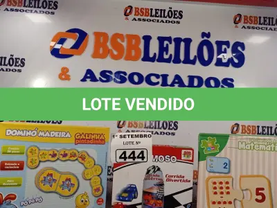 LOTE 444 - 01 BONECO JOÃO TEIMOSO, 01 JOGO DESCOBRINDO A MATEMÁTICA E 01 DOMINÓ DA GALINHA PINTADINHA. (NO ESTADO) ATENÇÃO! FAZER A VISITAÇÃO ANTES DE ARREMATAR, NÃO SABEMOS SE FUNCIONA. LEILÃO NÃO TEM GARANTIA E NEM DEVOLUÇÃO, SUJEITO A POSSÍVEIS AVARIAS VISÍVEIS/OCULTAS E/OU AUSÊNCIA DE COMPONENTES.