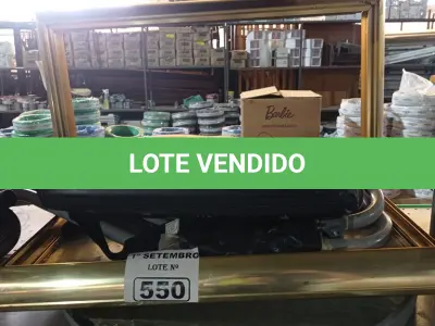 LOTE 550 - 01 MESA, 01 SUCATA DE ESTUFA E 01 MASSAGEADOR. (NO ESTADO) ATENÇÃO! FAZER A VISITAÇÃO ANTES DE ARREMATAR, NÃO SABEMOS SE FUNCIONA. LEILÃO NÃO TEM GARANTIA E NEM DEVOLUÇÃO, SUJEITO A POSSÍVEIS AVARIAS VISÍVEIS/OCULTAS E/OU AUSÊNCIA DE COMPONENTES.