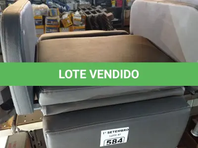 LOTE 584 - 01 POLTRONA PARA DESCANSO. (NO ESTADO) ATENÇÃO! FAZER A VISITAÇÃO ANTES DE ARREMATAR, NÃO SABEMOS SE FUNCIONA. LEILÃO NÃO TEM GARANTIA E NEM DEVOLUÇÃO, SUJEITO A POSSÍVEIS AVARIAS VISÍVEIS/OCULTAS E/OU AUSÊNCIA DE COMPONENTES.