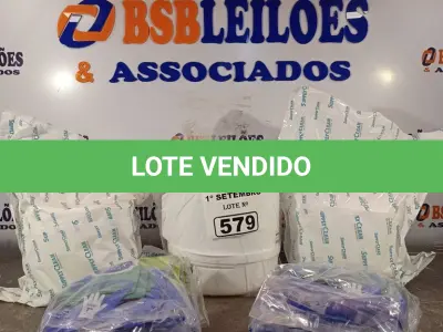 LOTE 579 - 01 FRASQUEIRA, 02 REFIS E 02 PACOTES DE LUVAS DE LÁTEX TAMANHO “P”. (NO ESTADO) ATENÇÃO! FAZER A VISITAÇÃO ANTES DE ARREMATAR, NÃO SABEMOS SE FUNCIONA. LEILÃO NÃO TEM GARANTIA E NEM DEVOLUÇÃO, SUJEITO A POSSÍVEIS AVARIAS VISÍVEIS/OCULTAS E/OU AUSÊNCIA DE COMPONENTES.