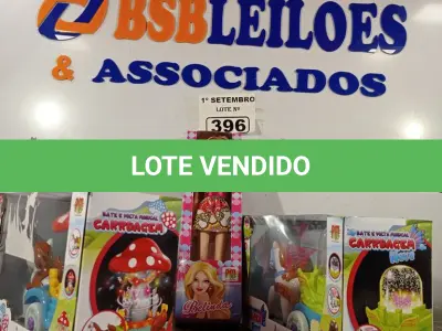 LOTE 396 - 02 BATE-VOLTA MUSICAL CARRUAGEM E 01 BONECA BELINDA. (NO ESTADO) ATENÇÃO! FAZER A VISITAÇÃO ANTES DE ARREMATAR, NÃO SABEMOS SE FUNCIONA. LEILÃO NÃO TEM GARANTIA E NEM DEVOLUÇÃO, SUJEITO A POSSÍVEIS AVARIAS VISÍVEIS/OCULTAS E/OU AUSÊNCIA DE COMPONENTES.