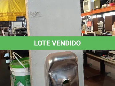 LOTE 296 - 01 PIA EM AÇO INOX CIMENTADA COM 01 CUBA MEDINDO 1,80M X 0,53CM. (NO ESTADO) ATENÇÃO! FAZER A VISITAÇÃO ANTES DE ARREMATAR, NÃO SABEMOS SE FUNCIONA. LEILÃO NÃO TEM GARANTIA E NEM DEVOLUÇÃO, SUJEITO A POSSÍVEIS AVARIAS VISÍVEIS/OCULTAS E/OU AUSÊNCIA DE COMPONENTES.