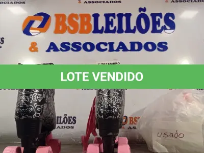 LOTE 420 - 01 PAR DE PATINS Nº36. (NO ESTADO) ATENÇÃO! FAZER A VISITAÇÃO ANTES DE ARREMATAR, NÃO SABEMOS SE FUNCIONA. LEILÃO NÃO TEM GARANTIA E NEM DEVOLUÇÃO, SUJEITO A POSSÍVEIS AVARIAS VISÍVEIS/OCULTAS E/OU AUSÊNCIA DE COMPONENTES.