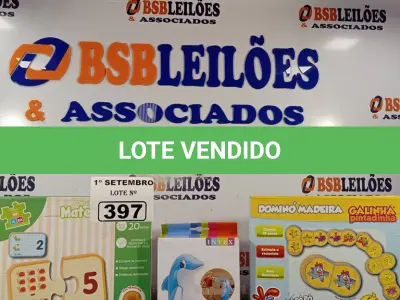 LOTE 397 - 01 BONECO JOÃO TEIMOSO GOLFINHO, 01 JOGO DESCOBRINDO A MATEMÁTICA E 01 DOMINO DA GALINHA PINTADINHA. (NO ESTADO) ATENÇÃO! FAZER A VISITAÇÃO ANTES DE ARREMATAR, NÃO SABEMOS SE FUNCIONA. LEILÃO NÃO TEM GARANTIA E NEM DEVOLUÇÃO, SUJEITO A POSSÍVEIS AVARIAS VISÍVEIS/OCULTAS E/OU AUSÊNCIA DE COMPONENTES.