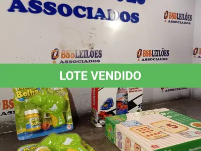 LOTE 376 - 01 BONECO JOÃO TEIMOSO, 01 JOGO DESCOBRINDO A MATEMÁTICA E 02 PISTOLAS DE BOLHAS. (NO ESTADO) ATENÇÃO! FAZER A VISITAÇÃO ANTES DE ARREMATAR, NÃO SABEMOS SE FUNCIONA. LEILÃO NÃO TEM GARANTIA E NEM DEVOLUÇÃO, SUJEITO A POSSÍVEIS AVARIAS VISÍVEIS/OCULTAS E/OU AUSÊNCIA DE COMPONENTES.