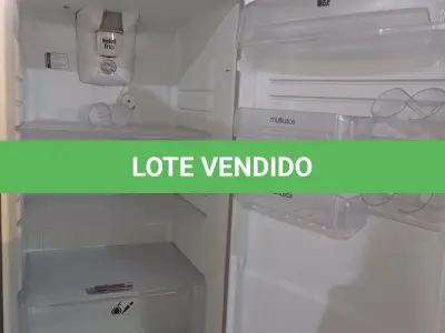 LOTE 446 - 01 GELADEIRA MARCA MABE 220V. (NO ESTADO) ATENÇÃO! FAZER A VISITAÇÃO ANTES DE ARREMATAR, NÃO SABEMOS SE FUNCIONA. LEILÃO NÃO TEM GARANTIA E NEM DEVOLUÇÃO, SUJEITO A POSSÍVEIS AVARIAS VISÍVEIS/OCULTAS E/OU AUSÊNCIA DE COMPONENTES.