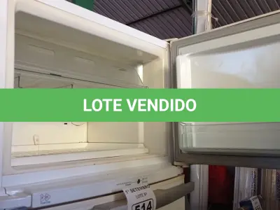 LOTE 514 - 01 GELADEIRA FROST FREE MARCA BRASTEMP 220V. (NO ESTADO) ATENÇÃO! FAZER A VISITAÇÃO ANTES DE ARREMATAR, NÃO SABEMOS SE FUNCIONA. LEILÃO NÃO TEM GARANTIA E NEM DEVOLUÇÃO, SUJEITO A POSSÍVEIS AVARIAS VISÍVEIS/OCULTAS E/OU AUSÊNCIA DE COMPONENTES.