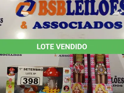 LOTE 398 - 01 BATE-VOLTA MUSICAL CARRUAGEM E 02 BONECAS BELINDA. (NO ESTADO) ATENÇÃO! FAZER A VISITAÇÃO ANTES DE ARREMATAR, NÃO SABEMOS SE FUNCIONA. LEILÃO NÃO TEM GARANTIA E NEM DEVOLUÇÃO, SUJEITO A POSSÍVEIS AVARIAS VISÍVEIS/OCULTAS E/OU AUSÊNCIA DE COMPONENTES.
