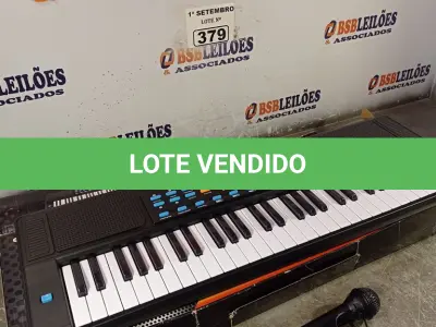 LOTE 379 - 01 TECLADO HS5460A. (NO ESTADO) ATENÇÃO! FAZER A VISITAÇÃO ANTES DE ARREMATAR, NÃO SABEMOS SE FUNCIONA. LEILÃO NÃO TEM GARANTIA E NEM DEVOLUÇÃO, SUJEITO A POSSÍVEIS AVARIAS VISÍVEIS/OCULTAS E/OU AUSÊNCIA DE COMPONENTES.