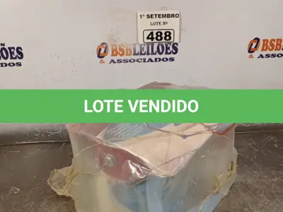 LOTE 488 - 01 KIT PARA PINTURA DE PISCINAS ESMALTE “PU” CONTENDO 01 GALÃO DE ESMALTE PU 2,7L COR BRANCA, 01 LATA DE CATALISADOR 900ML E 01 LATA DE DILUENTE 900ML. (NO ESTADO) ATENÇÃO! FAZER A VISITAÇÃO ANTES DE ARREMATAR, NÃO SABEMOS SE FUNCIONA. LEILÃO NÃO TEM GARANTIA E NEM DEVOLUÇÃO, SUJEITO A POSSÍVEIS AVARIAS VISÍVEIS/OCULTAS E/OU AUSÊNCIA DE COMPONENTES.