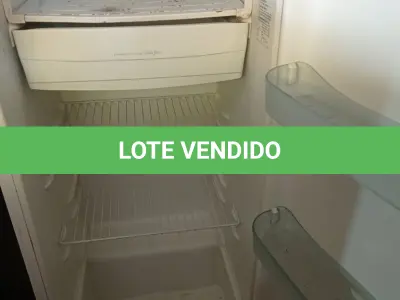 LOTE 518 - 01 GELADEIRA MARCA ELECTROLUX 220V. (NO ESTADO) ATENÇÃO! FAZER A VISITAÇÃO ANTES DE ARREMATAR, NÃO SABEMOS SE FUNCIONA. LEILÃO NÃO TEM GARANTIA E NEM DEVOLUÇÃO, SUJEITO A POSSÍVEIS AVARIAS VISÍVEIS/OCULTAS E/OU AUSÊNCIA DE COMPONENTES.