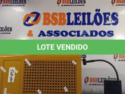 LOTE 022 - 01 TOCA-DISCOS E 01 COMPRESSOR DE AR PORTÁTIL. (NO ESTADO) ATENÇÃO! FAZER A VISITAÇÃO ANTES DE ARREMATAR, NÃO SABEMOS SE FUNCIONA. LEILÃO NÃO TEM GARANTIA E NEM DEVOLUÇÃO, SUJEITO A POSSÍVEIS AVARIAS VISÍVEIS/OCULTAS E/OU AUSÊNCIA DE COMPONENTES.