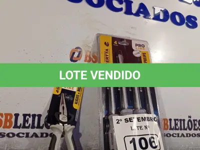 LOTE 106 - 01 CHAVES FENDA/PHILIPS 04 PEÇAS E 01 ALICATE DE BICO. (NO ESTADO) ATENÇÃO! FAZER A VISITAÇÃO ANTES DE ARREMATAR, NÃO SABEMOS SE FUNCIONA. LEILÃO NÃO TEM GARANTIA E NEM DEVOLUÇÃO, SUJEITO A POSSÍVEIS AVARIAS VISÍVEIS/OCULTAS E/OU AUSÊNCIA DE COMPONENTES.