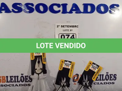 LOTE 074 - 01 KIT COM 03 ALICATES. (NO ESTADO) ATENÇÃO! FAZER A VISITAÇÃO ANTES DE ARREMATAR, NÃO SABEMOS SE FUNCIONA. LEILÃO NÃO TEM GARANTIA E NEM DEVOLUÇÃO, SUJEITO A POSSÍVEIS AVARIAS VISÍVEIS/OCULTAS E/OU AUSÊNCIA DE COMPONENTES.