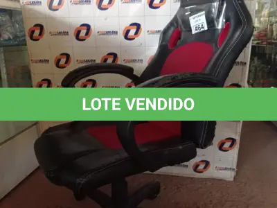 LOTE 464 - 01 CADEIRA GAMER. (NO ESTADO) ATENÇÃO! FAZER A VISITAÇÃO ANTES DE ARREMATAR, NÃO SABEMOS SE FUNCIONA. LEILÃO NÃO TEM GARANTIA E NEM DEVOLUÇÃO, SUJEITO A POSSÍVEIS AVARIAS VISÍVEIS/OCULTAS E/OU AUSÊNCIA DE COMPONENTES.