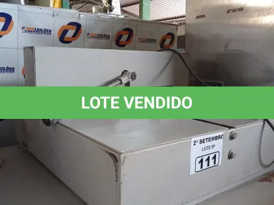 LOTE 111 - 01 GUILHOTINA DE MESA. (NO ESTADO) ATENÇÃO! FAZER A VISITAÇÃO ANTES DE ARREMATAR, NÃO SABEMOS SE FUNCIONA. LEILÃO NÃO TEM GARANTIA E NEM DEVOLUÇÃO, SUJEITO A POSSÍVEIS AVARIAS VISÍVEIS/OCULTAS E/OU AUSÊNCIA DE COMPONENTES.