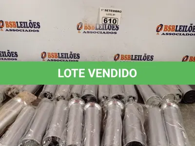 LOTE 610 - 01 LOTE COM VÁRIOS PÉS PARA GUARDA-ROUPAS. (NO ESTADO) ATENÇÃO! FAZER A VISITAÇÃO ANTES DE ARREMATAR, NÃO SABEMOS SE FUNCIONA. LEILÃO NÃO TEM GARANTIA E NEM DEVOLUÇÃO, SUJEITO A POSSÍVEIS AVARIAS VISÍVEIS/OCULTAS E/OU AUSÊNCIA DE COMPONENTES.