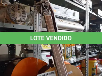 LOTE 196 - 03 VIOLÕES MARCAS E MODELOS DIVERSOS COM AVARIAS. (NO ESTADO) ATENÇÃO! FAZER A VISITAÇÃO ANTES DE ARREMATAR, NÃO SABEMOS SE FUNCIONA. LEILÃO NÃO TEM GARANTIA E NEM DEVOLUÇÃO, SUJEITO A POSSÍVEIS AVARIAS VISÍVEIS/OCULTAS E/OU AUSÊNCIA DE COMPONENTES.
