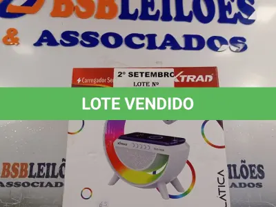 LOTE 056 - 01 LUMINÁRIA/CAIXA DE SOM/CARREGADOR POR INDUÇÃO. (NO ESTADO) ATENÇÃO! FAZER A VISITAÇÃO ANTES DE ARREMATAR, NÃO SABEMOS SE FUNCIONA. LEILÃO NÃO TEM GARANTIA E NEM DEVOLUÇÃO, SUJEITO A POSSÍVEIS AVARIAS VISÍVEIS/OCULTAS E/OU AUSÊNCIA DE COMPONENTES.