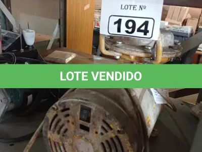 LOTE 194 - 01 COMPRESSOR DE AR DIRETO. (NO ESTADO) ATENÇÃO! FAZER A VISITAÇÃO ANTES DE ARREMATAR, NÃO SABEMOS SE FUNCIONA. LEILÃO NÃO TEM GARANTIA E NEM DEVOLUÇÃO, SUJEITO A POSSÍVEIS AVARIAS VISÍVEIS/OCULTAS E/OU AUSÊNCIA DE COMPONENTES.