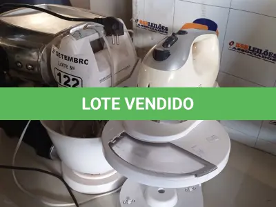 LOTE 122 - 01 CAFETEIRA E 02 BATEDEIRAS MARCAS E MODELOS DIVERSOS COM AVARIAS. (NO ESTADO) ATENÇÃO! FAZER A VISITAÇÃO ANTES DE ARREMATAR, NÃO SABEMOS SE FUNCIONA. LEILÃO NÃO TEM GARANTIA E NEM DEVOLUÇÃO, SUJEITO A POSSÍVEIS AVARIAS VISÍVEIS/OCULTAS E/OU AUSÊNCIA DE COMPONENTES.
