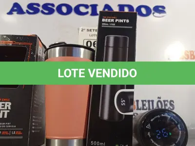 LOTE 069 - 01 COPO E 01 GARRAFA DIGITAL 500ML TÉRMICOS. (NO ESTADO) ATENÇÃO! FAZER A VISITAÇÃO ANTES DE ARREMATAR, NÃO SABEMOS SE FUNCIONA. LEILÃO NÃO TEM GARANTIA E NEM DEVOLUÇÃO, SUJEITO A POSSÍVEIS AVARIAS VISÍVEIS/OCULTAS E/OU AUSÊNCIA DE COMPONENTES.