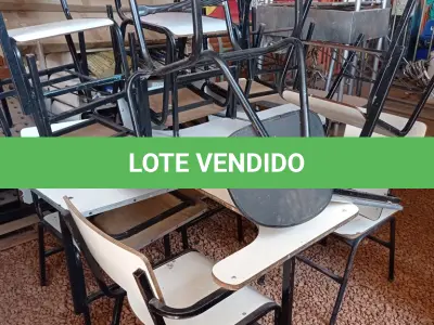 LOTE 629 - 12 CADEIRAS ESCOLAR. (NO ESTADO) ATENÇÃO! FAZER A VISITAÇÃO ANTES DE ARREMATAR, NÃO SABEMOS SE FUNCIONA. LEILÃO NÃO TEM GARANTIA E NEM DEVOLUÇÃO, SUJEITO A POSSÍVEIS AVARIAS VISÍVEIS/OCULTAS E/OU AUSÊNCIA DE COMPONENTES.