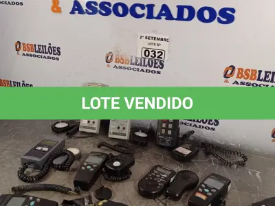 LOTE 032 - 01 LOTE COM VÁRIOS MEDIDORES DIVERSOS. (NO ESTADO) ATENÇÃO! FAZER A VISITAÇÃO ANTES DE ARREMATAR, NÃO SABEMOS SE FUNCIONA. LEILÃO NÃO TEM GARANTIA E NEM DEVOLUÇÃO, SUJEITO A POSSÍVEIS AVARIAS VISÍVEIS/OCULTAS E/OU AUSÊNCIA DE COMPONENTES.