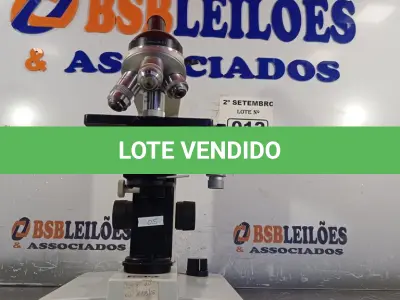 LOTE 012 - 01 MICROSCÓPIO. (NO ESTADO) ATENÇÃO! FAZER A VISITAÇÃO ANTES DE ARREMATAR, NÃO SABEMOS SE FUNCIONA. LEILÃO NÃO TEM GARANTIA E NEM DEVOLUÇÃO, SUJEITO A POSSÍVEIS AVARIAS VISÍVEIS/OCULTAS E/OU AUSÊNCIA DE COMPONENTES.