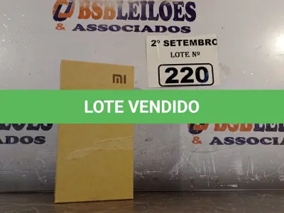 LOTE 220 - 01 CELULAR REDMI. (NO ESTADO) ATENÇÃO! FAZER A VISITAÇÃO ANTES DE ARREMATAR, NÃO SABEMOS SE FUNCIONA. LEILÃO NÃO TEM GARANTIA E NEM DEVOLUÇÃO, SUJEITO A POSSÍVEIS AVARIAS VISÍVEIS/OCULTAS E/OU AUSÊNCIA DE COMPONENTES.