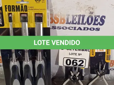 LOTE 062 - 01 KIT FORMÃO COM 03 PEÇAS E 02 ALICATES UNIVERSAL. (NO ESTADO) ATENÇÃO! FAZER A VISITAÇÃO ANTES DE ARREMATAR, NÃO SABEMOS SE FUNCIONA. LEILÃO NÃO TEM GARANTIA E NEM DEVOLUÇÃO, SUJEITO A POSSÍVEIS AVARIAS VISÍVEIS/OCULTAS E/OU AUSÊNCIA DE COMPONENTES.