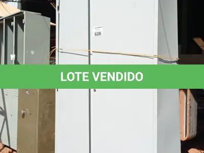 LOTE 628 - 01 ARMÁRIO DE AÇO COM 02 PORTAS E 03 PRATELEIRAS. (NO ESTADO) ATENÇÃO! FAZER A VISITAÇÃO ANTES DE ARREMATAR, NÃO SABEMOS SE FUNCIONA. LEILÃO NÃO TEM GARANTIA E NEM DEVOLUÇÃO, SUJEITO A POSSÍVEIS AVARIAS VISÍVEIS/OCULTAS E/OU AUSÊNCIA DE COMPONENTES.