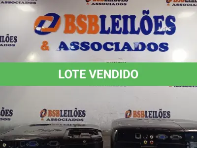 LOTE 158 - 02 PROJETORES MULTIMIDIA MARCAS EPSON. (NO ESTADO) ATENÇÃO! FAZER A VISITAÇÃO ANTES DE ARREMATAR, NÃO SABEMOS SE FUNCIONA. LEILÃO NÃO TEM GARANTIA E NEM DEVOLUÇÃO, SUJEITO A POSSÍVEIS AVARIAS VISÍVEIS/OCULTAS E/OU AUSÊNCIA DE COMPONENTES.