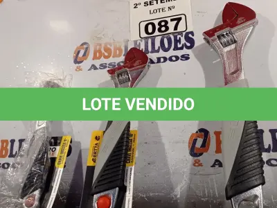 LOTE 087 - 01 KIT CHAVE INGLESA. (NO ESTADO) ATENÇÃO! FAZER A VISITAÇÃO ANTES DE ARREMATAR, NÃO SABEMOS SE FUNCIONA. LEILÃO NÃO TEM GARANTIA E NEM DEVOLUÇÃO, SUJEITO A POSSÍVEIS AVARIAS VISÍVEIS/OCULTAS E/OU AUSÊNCIA DE COMPONENTES.