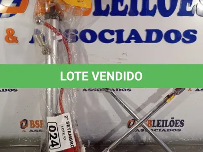 LOTE 024 - 01 BOMBA DE ENCHER PNEU MANUAL E 01 CHAVE DE RODA 17X29X21X23. (NO ESTADO) ATENÇÃO! FAZER A VISITAÇÃO ANTES DE ARREMATAR, NÃO SABEMOS SE FUNCIONA. LEILÃO NÃO TEM GARANTIA E NEM DEVOLUÇÃO, SUJEITO A POSSÍVEIS AVARIAS VISÍVEIS/OCULTAS E/OU AUSÊNCIA DE COMPONENTES.