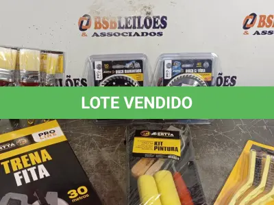 LOTE 067 - 01 TRENA 30METROS, ESCOVA DE AÇO, PINCEIS, KIT PINTURA, 02 DISCOS E 01 KIT BROCA. (NO ESTADO) ATENÇÃO! FAZER A VISITAÇÃO ANTES DE ARREMATAR, NÃO SABEMOS SE FUNCIONA. LEILÃO NÃO TEM GARANTIA E NEM DEVOLUÇÃO, SUJEITO A POSSÍVEIS AVARIAS VISÍVEIS/OCULTAS E/OU AUSÊNCIA DE COMPONENTES.